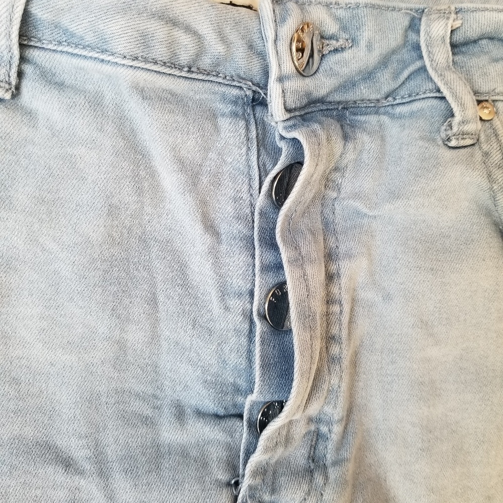 Forever 21 Buttonfly Jean Shorts - Picture 2 of 7